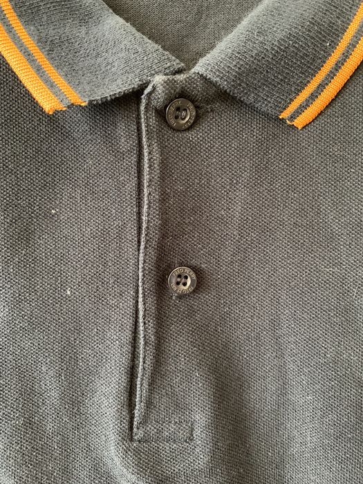 Pólo Fred Perry Azul Escuro e Laranja