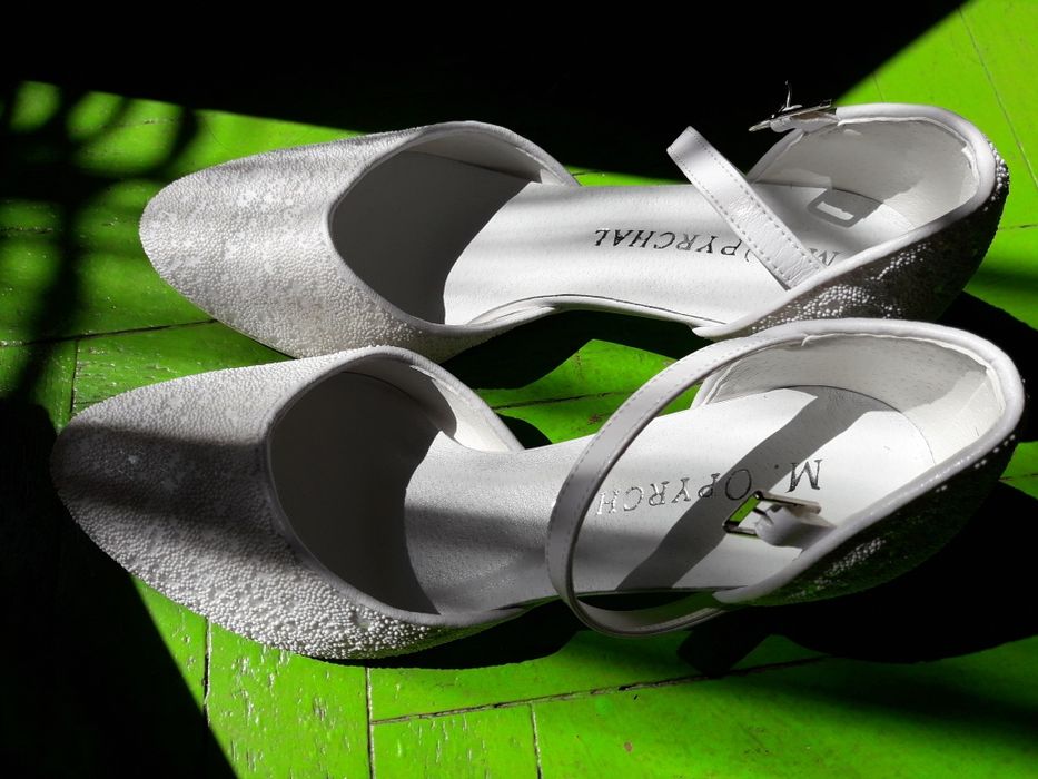 Buty ślubne 38 perełki