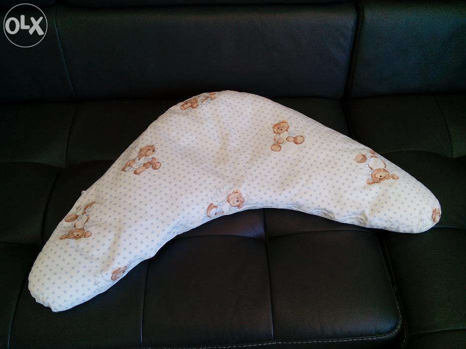 poduszka, rożek, banan ułatwiający karmienie dziecka DK