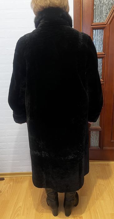 Шуба фірми Mykonos мутон