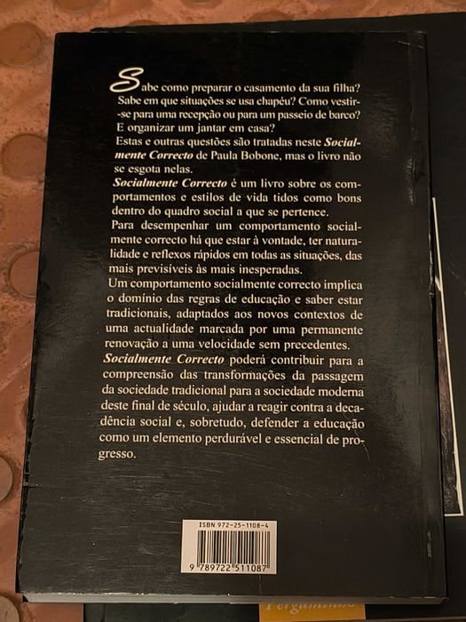 Socialmente correcto de Paula Bobone