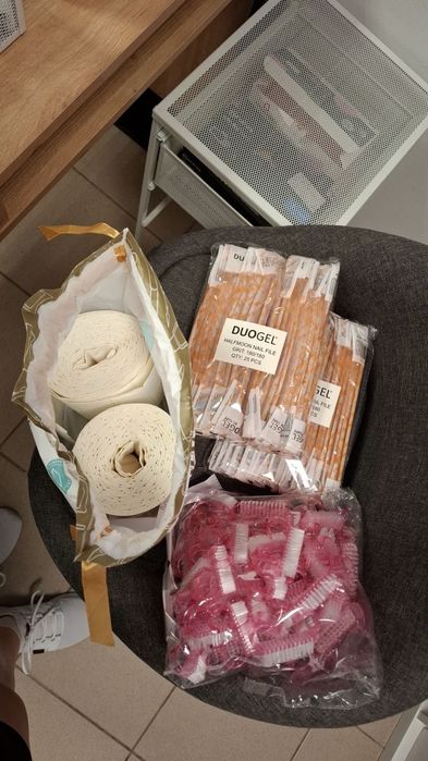 materiały do manicure