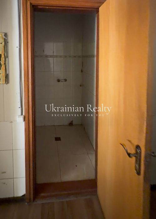 Продаж Фасадного приміщення 106 м²  вул. Перова, 44