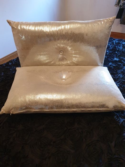 Urgente Espelho, puf,  almofadas tudo com cristais do swarovski