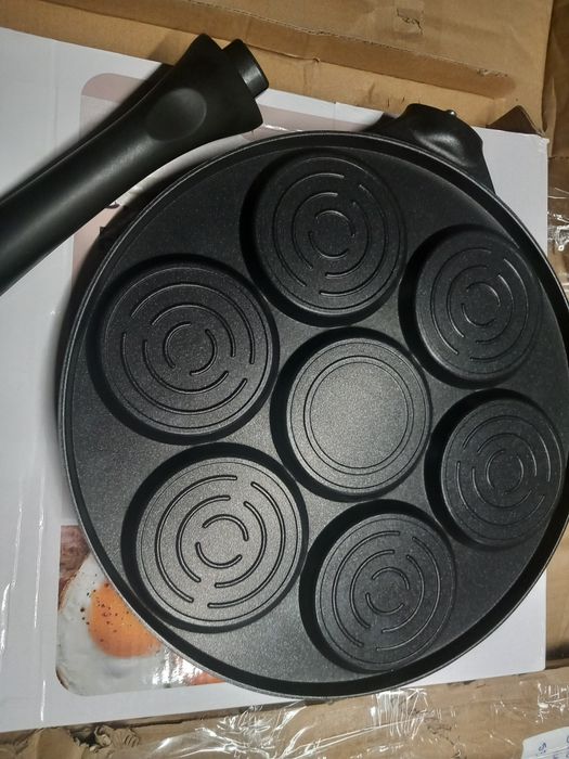 Frigideira com formas individuais nova