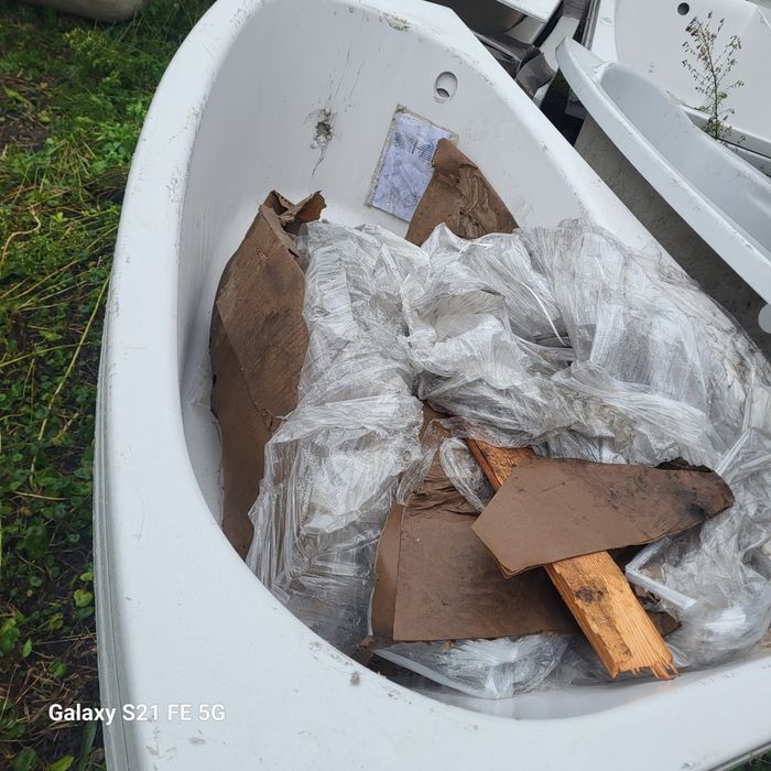 Нові ванни з дефектом Церсаніт