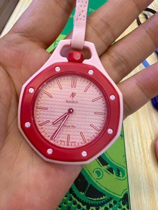 Swatch x AP Otto Rosso–różowy tapisserie, 8 śrubek, koronka 12, zestaw