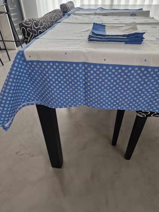 Toalha de mesa e guardanapos