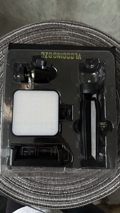 Штатив зі світлом