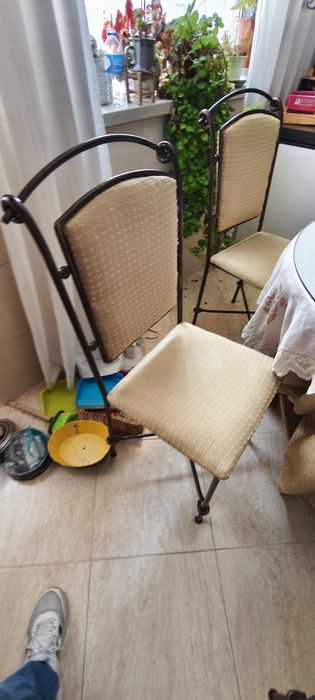 Conjunto mesa redonda + 4 cadeiras estilo medieval / ferro trabalhado