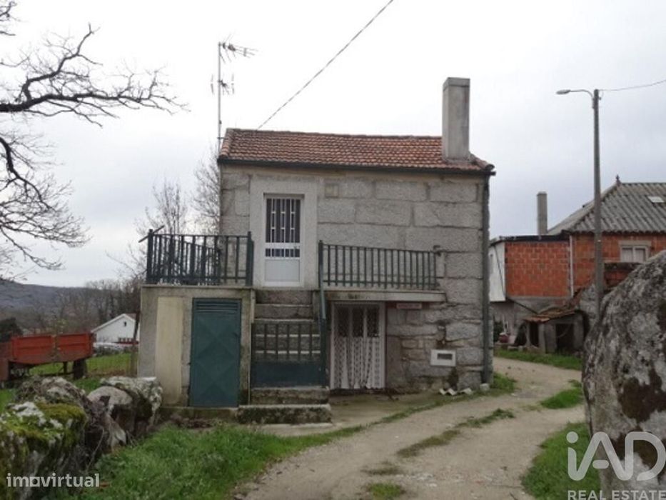 Casa / Villa T4 em Águas Frias de 60,00 m2