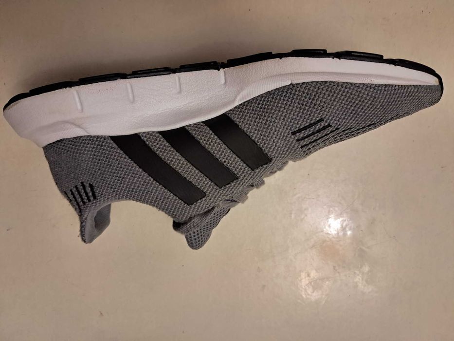 кроссовки adidas оригинал размер 42 стелька 27.5см