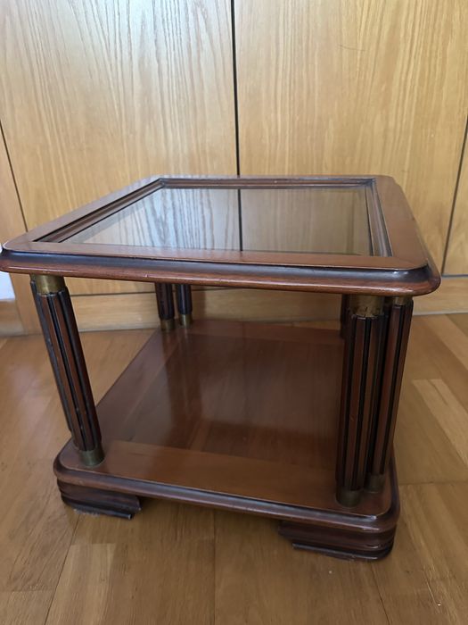 Mesa de apoio de madeira
