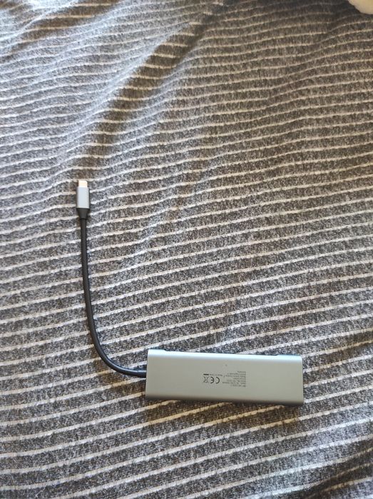Adaptador USB e HDMI/Hub USB-c isy