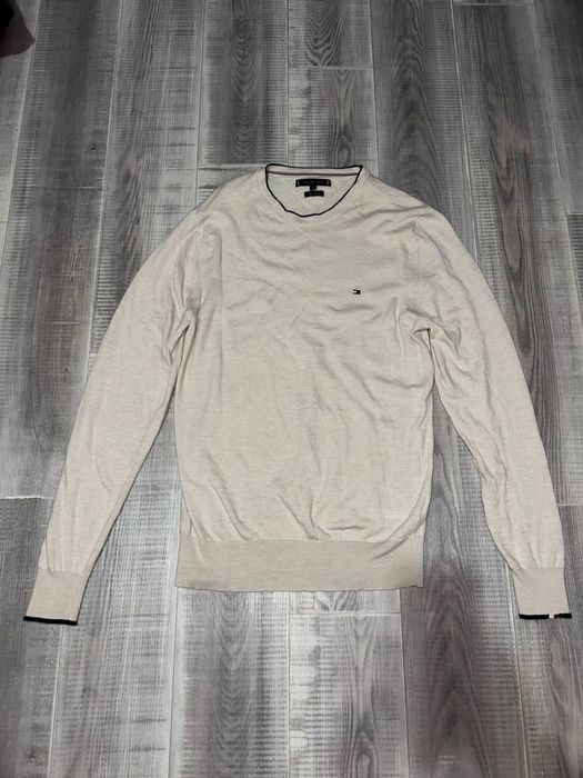 Продам кофту Tommy Hilfiger в гарному стані.