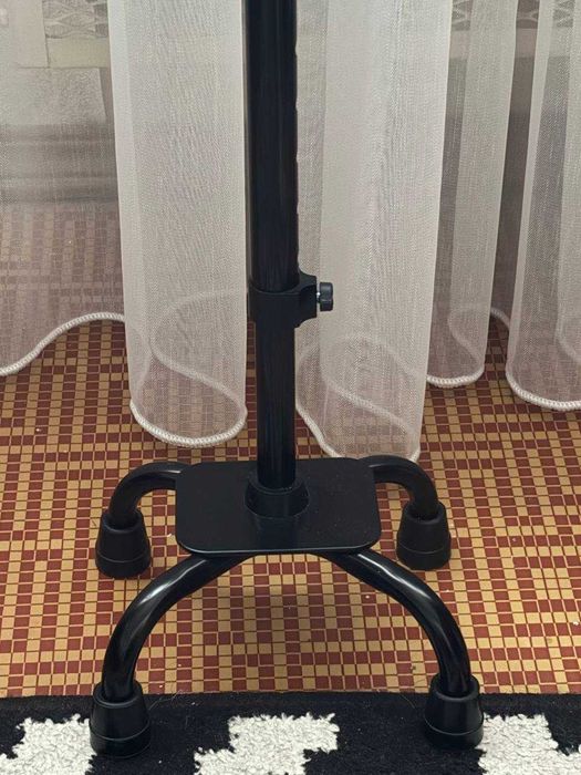 Тростина-квадропод для людей похилого віку