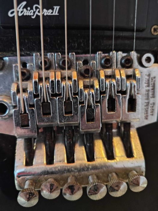 Guitarra elétrica Aria Pro II Magna Series (Esquerdino)