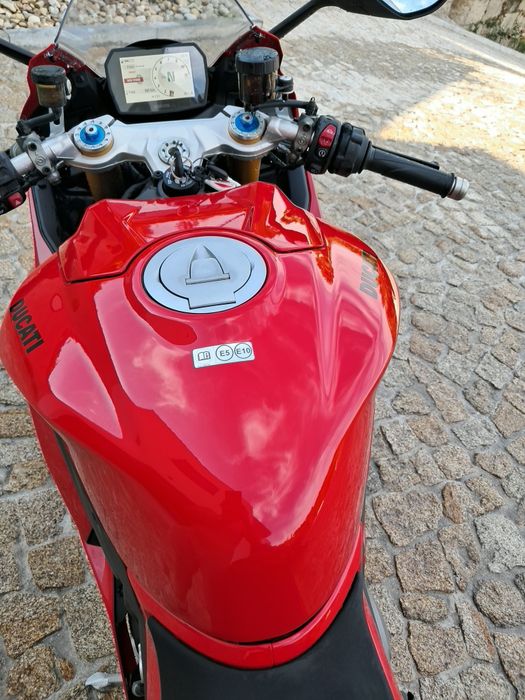 Ducati panigale v2s  2025 321km
