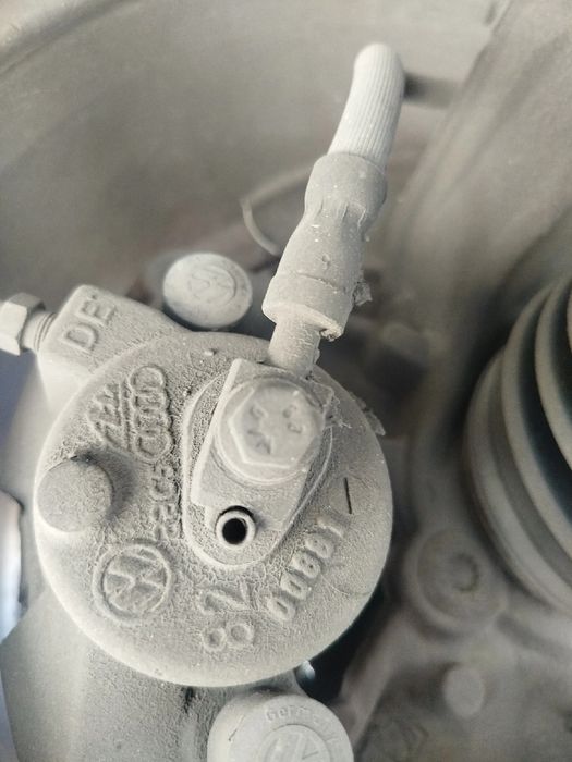 Pinça travão / maxila de travão frente direita AUDI A3 (8P1)