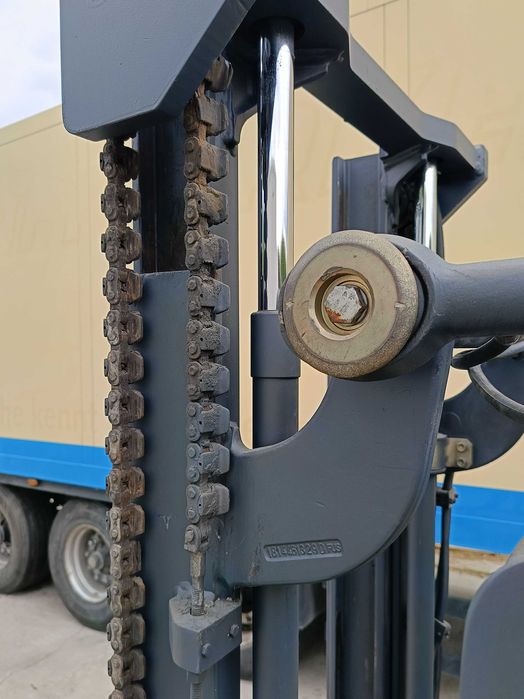 Продам погрузчик Linde H20T 2007