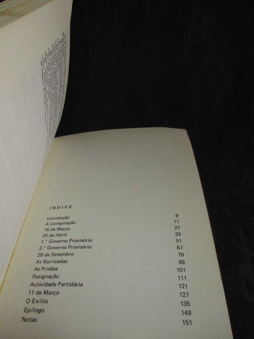 Livro O Equívoco do 25 de Abril Sanches Osório
