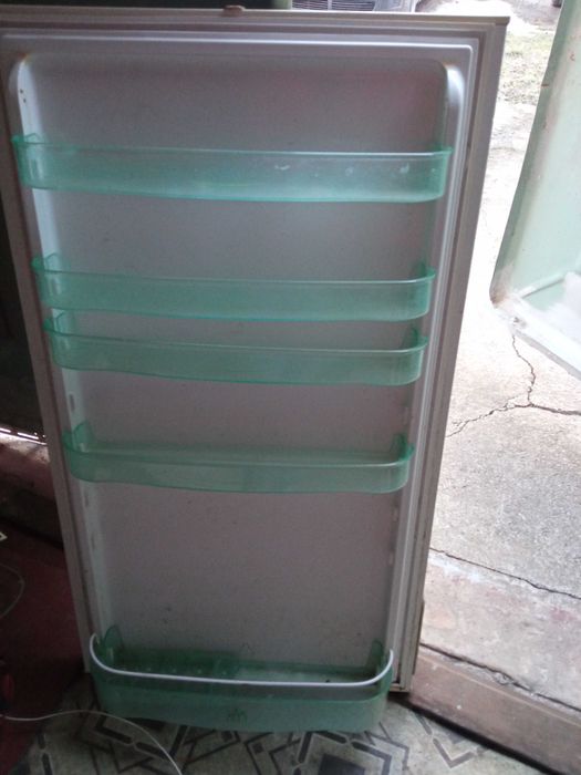 Продаю запчастини холодильник Снайге.