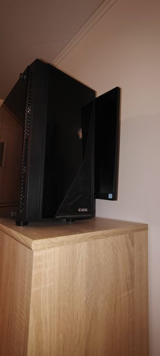 Komputer stacjonarny + monitor 21.5"