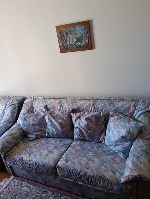 Sala completa - movel, sofa, cadeirão e mesa de apoio. Bom estado