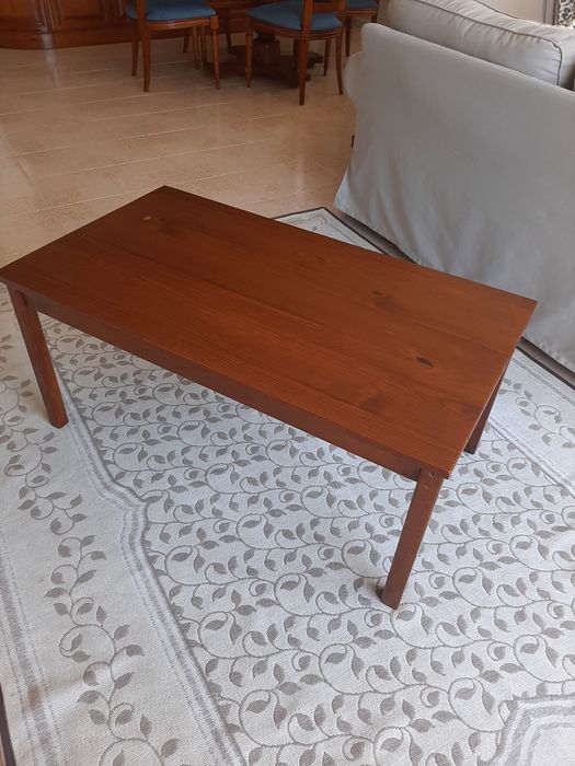 Mesa de centro em madeira maciça