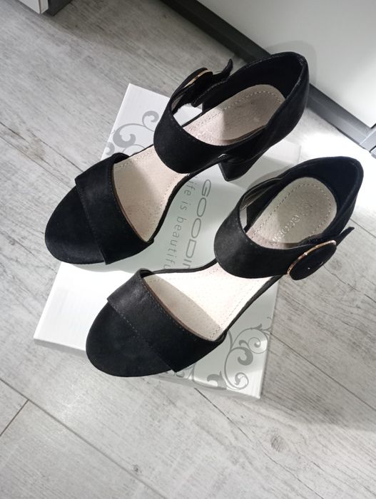 Czarne sandały 36 skóra