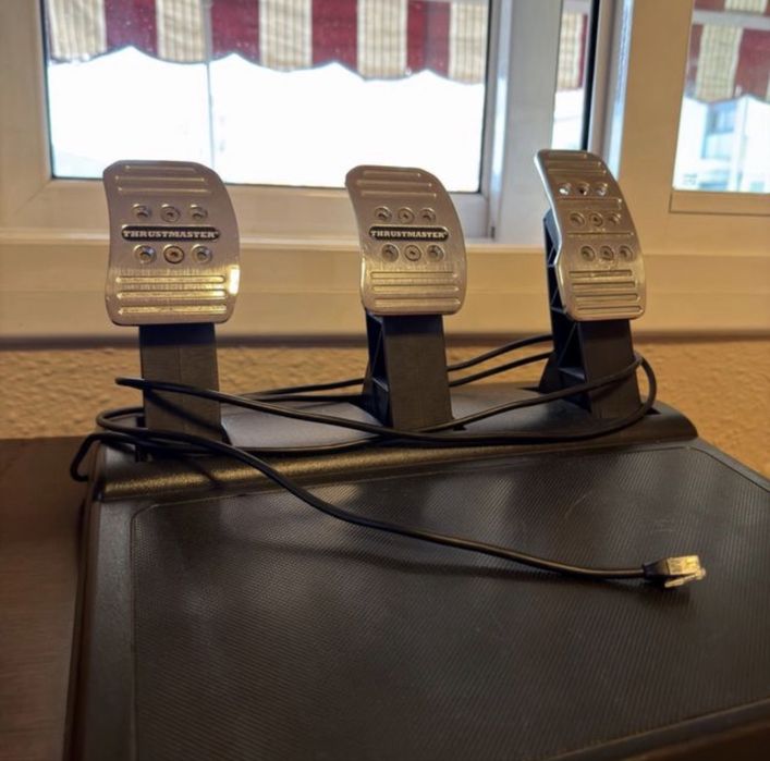 Simulador completo : Thrustmaster TS-XW [6Nm] + F1 wheel + Pedais T3PA