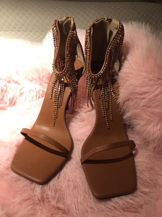 Sandalias salto alto com strass tmn 39 novos