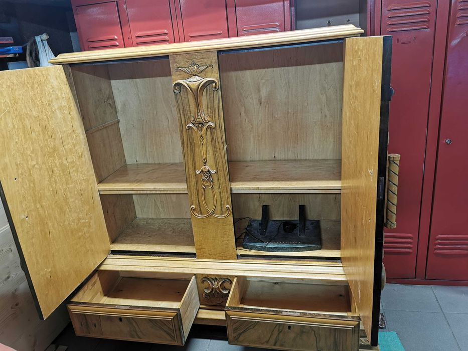 Sprzedam starą komodę