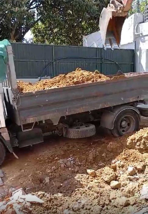 Recolha de Residuos com Carrinhas e Máquina