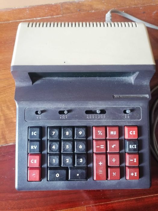 Máquina de Calcular da marca FACIT