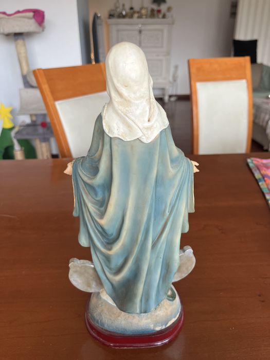 Estátua Nª Srª das Graças, 31 cm, resina com base de madeira, antiga