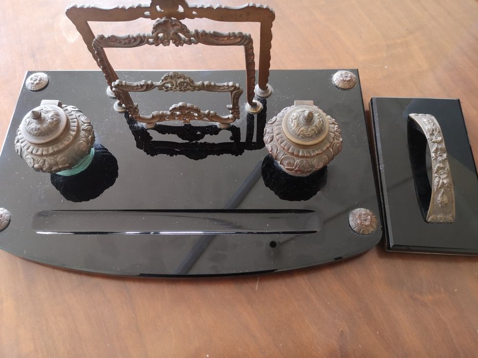 Tinteiro antigo vidro negro e bronze