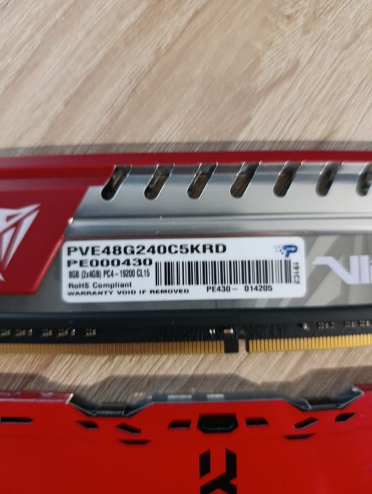 2 Moduły pamięci RAM DDR4