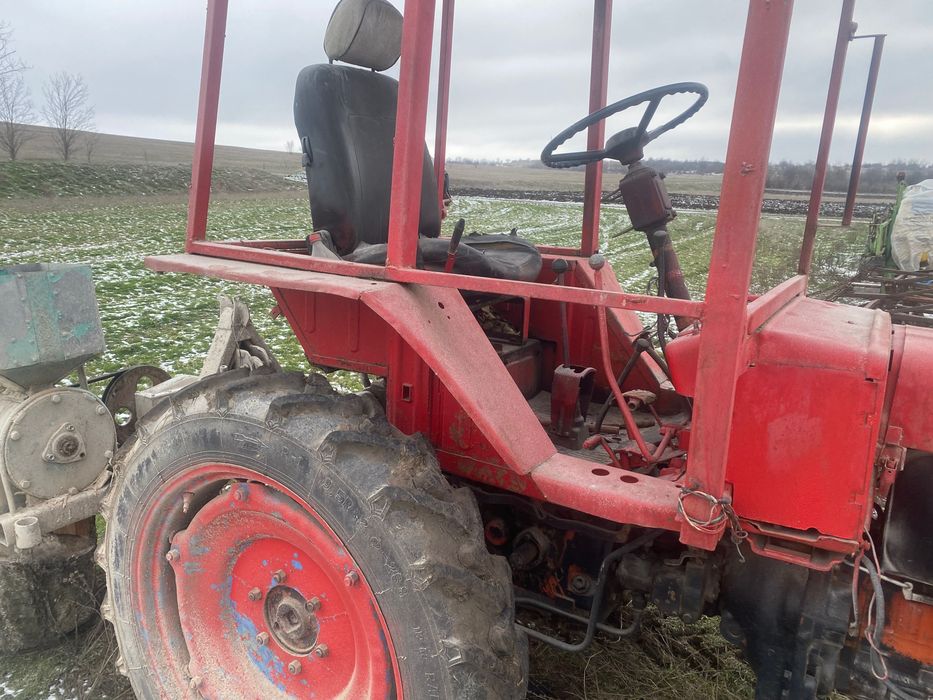 Продам т25 на повному ходу резина в гарному стані