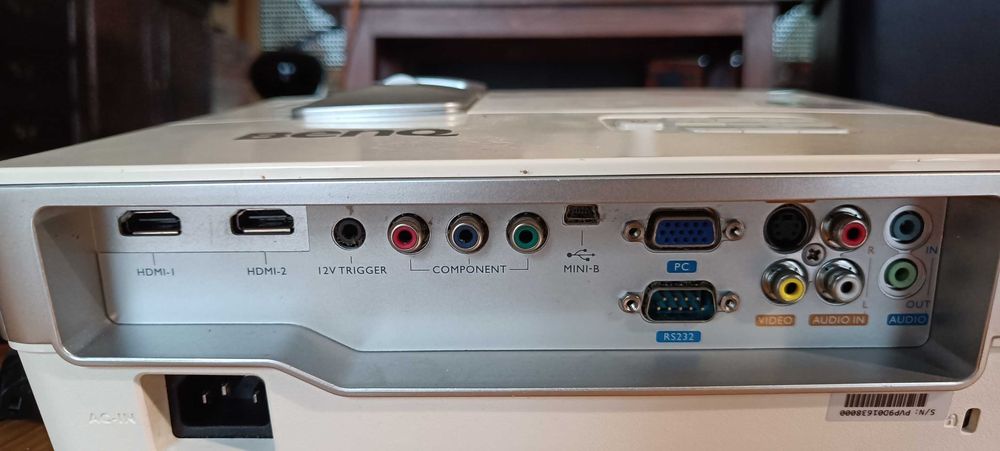 BenQ W1017 videoprojetor - Cinema / Desporto / Gaming em grande ecrã