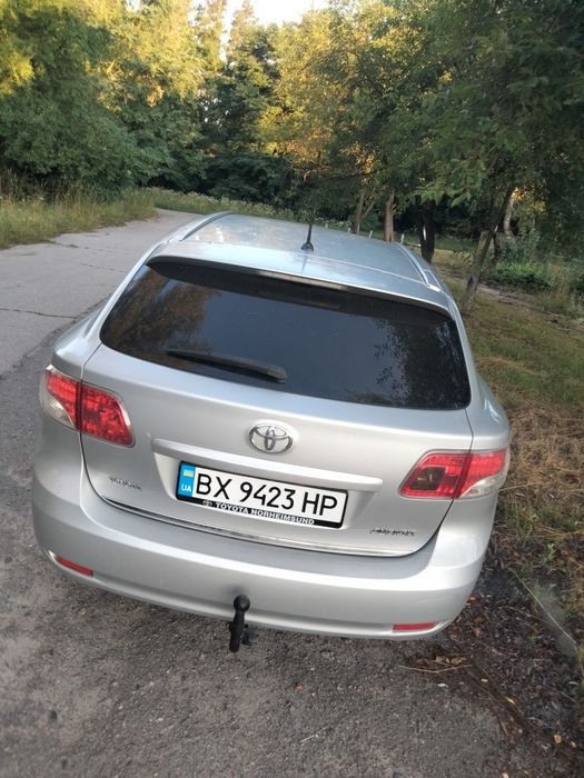 Продам toyota avensis