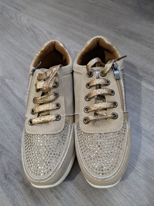 Vendo tenis usados apenas uma vez