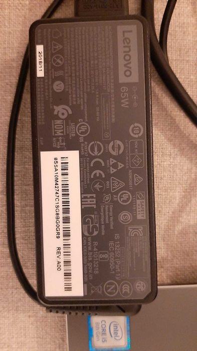 Vende-se portátil lenovo (com ecrã danificado) - para peças