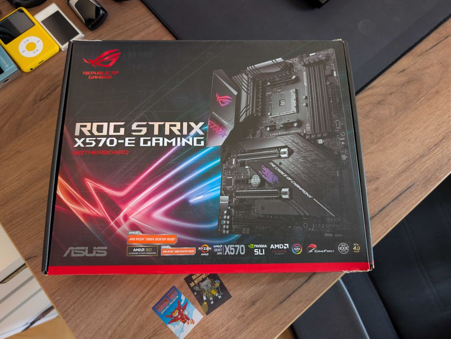 Материнська плата ASUS ROG Strix X570-E Gaming AM4
