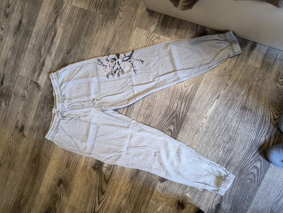 Штани легкі, зручні із вишивкою