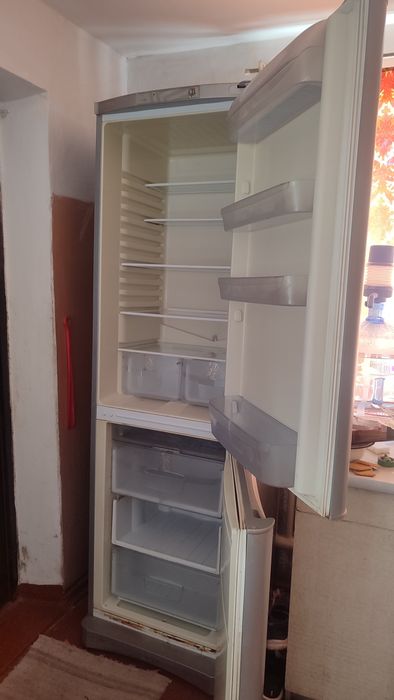 Холодильник Indesit