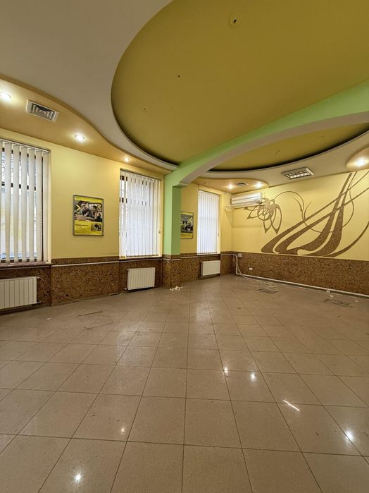 Оренда топового приміщення/ Центр/ 126м2/ фасад