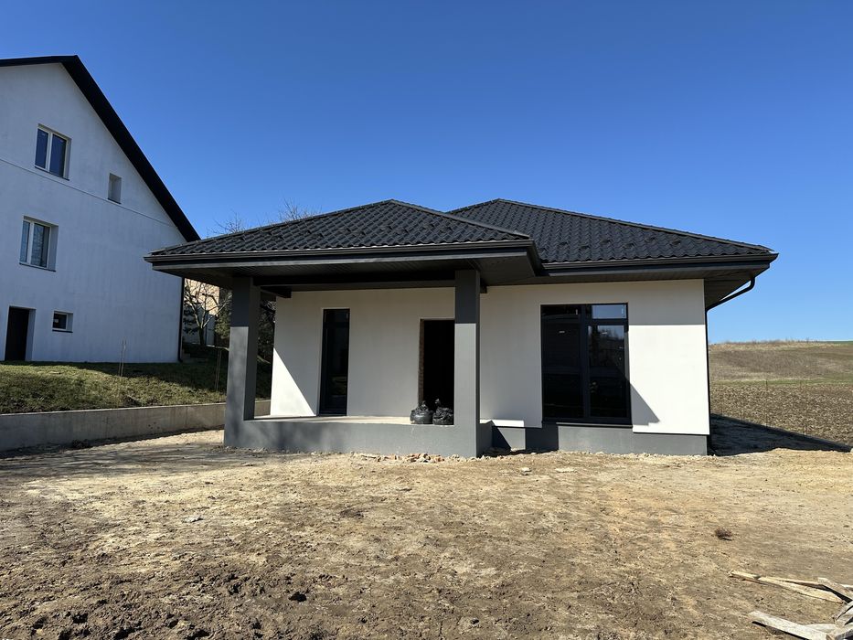 Продаж нового будинку в Обарові