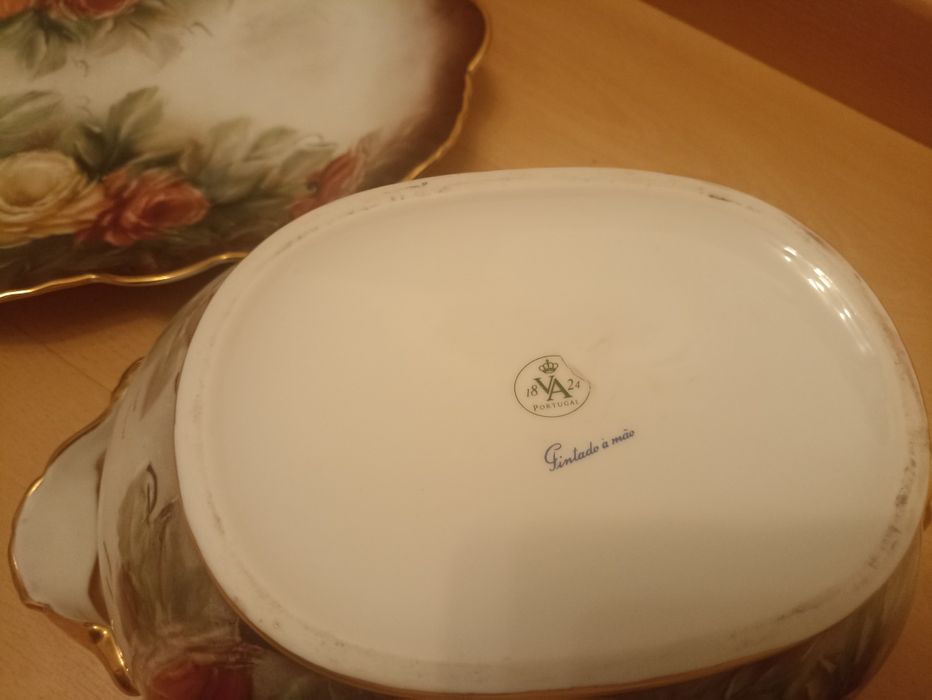 Terrina + Prato, da "Vista Alegre" Porcelana, pintados à mão