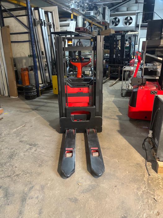 stacker linde L12 AP